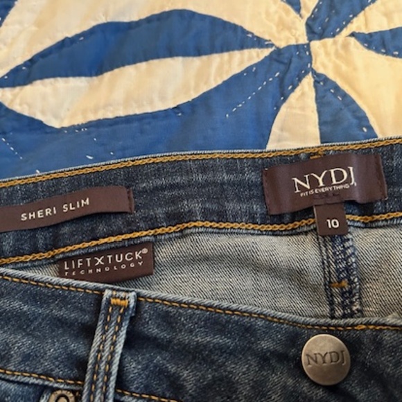 NYDJ Sheri Slim Size 10 medium wash raw hem cropped - Picture 3 of 4